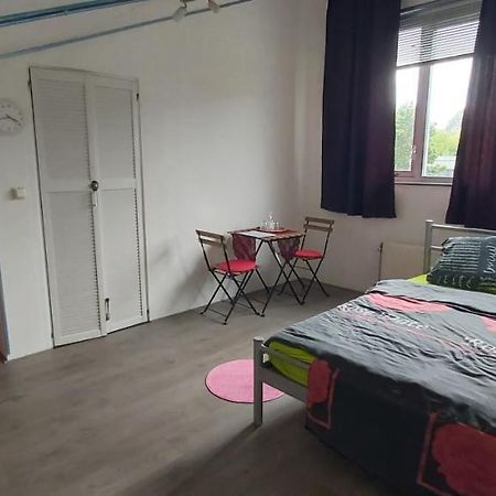 Spacious Room With Free Parking 알메르 외부 사진